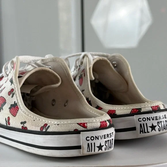 Converse All Star Strawberry Cherry Print Low Top Sneakers Women’s 8.5 - Picture 5 of 10